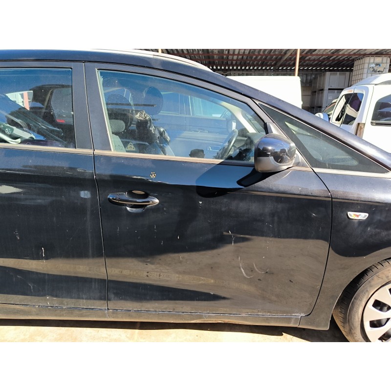 Recambio de puerta delantera derecha para kia carens iv 1.7 crdi referencia OEM IAM 76004A4000  