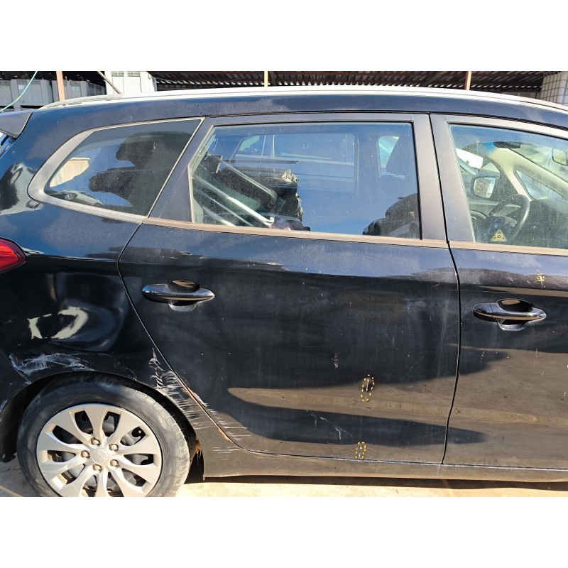 Recambio de puerta trasera derecha para kia carens iv 1.7 crdi referencia OEM IAM 77004A4000  