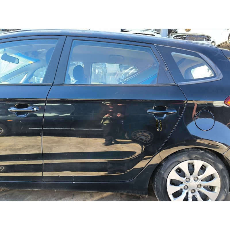 Recambio de puerta trasera izquierda para kia carens iv 1.7 crdi referencia OEM IAM 77003A4000  