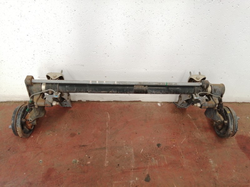 Recambio de puente trasero para peugeot 205 berlina 1.8 diesel referencia OEM IAM   