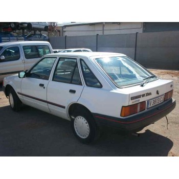 ford escort berlina del año 1987