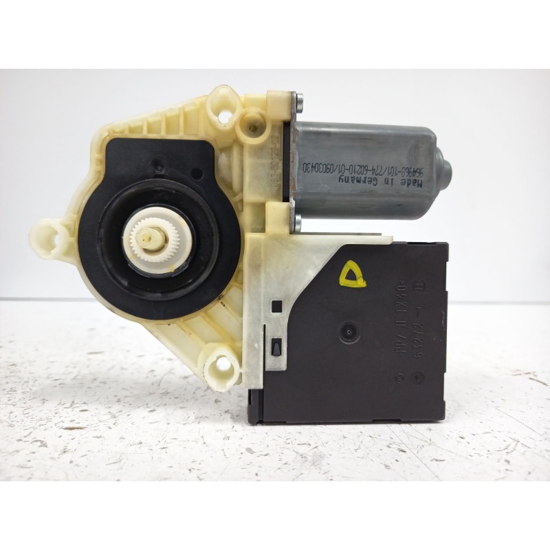 MOTOR ELEVALUNAS DELANTERO DERECHO