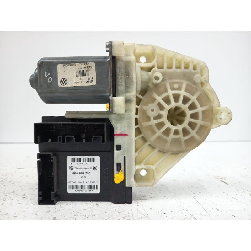 Recambio de motor elevalunas delantero izquierdo para volkswagen golf vi (5k1) 1.4 tsi referencia OEM IAM 5K0959793  