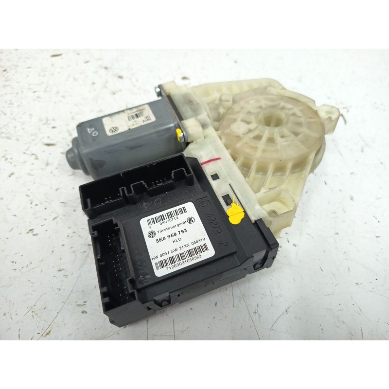 MOTOR ELEVALUNAS DELANTERO IZQUIERDO