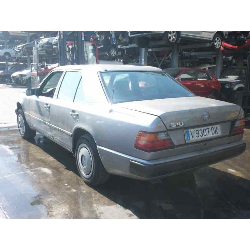 mercedes-benz 124 sedán (w124) del año 1990