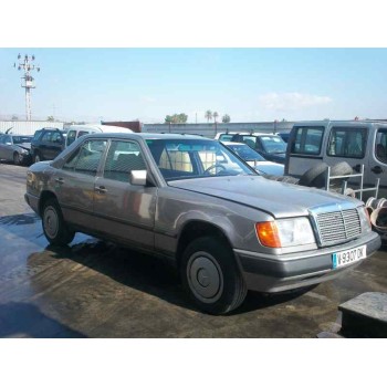 mercedes-benz 124 sedán (w124) del año 1990