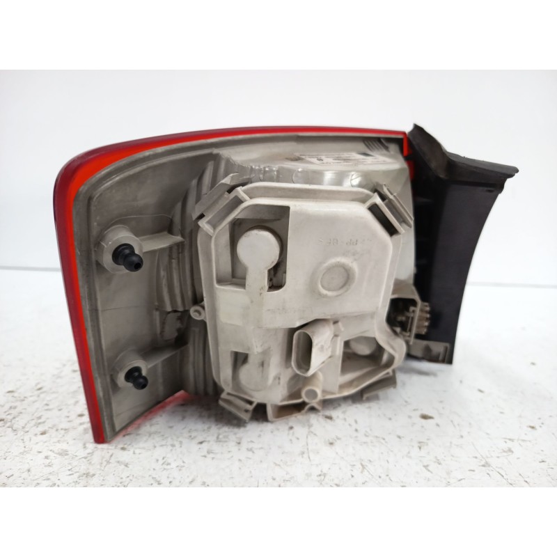 PILOTO TRASERO DERECHO