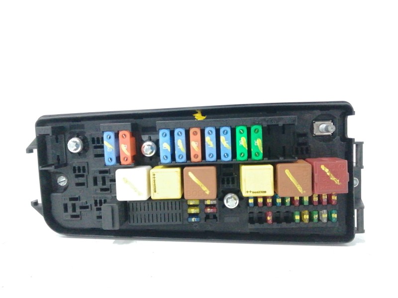 Recambio de caja reles / fusibles para opel vectra c berlina 1.9 cdti referencia OEM IAM 460023260 519131007 