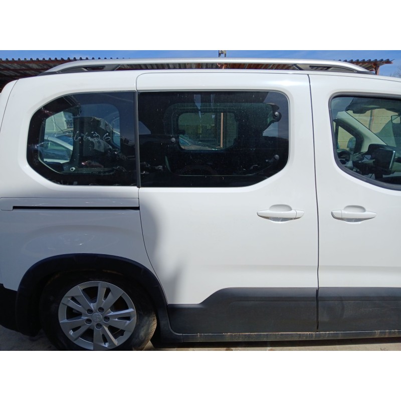 PUERTA LATERAL CORREDERA DERECHA