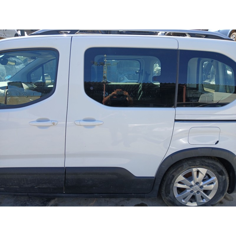 PUERTA LATERAL CORREDERA IZQUIERDA