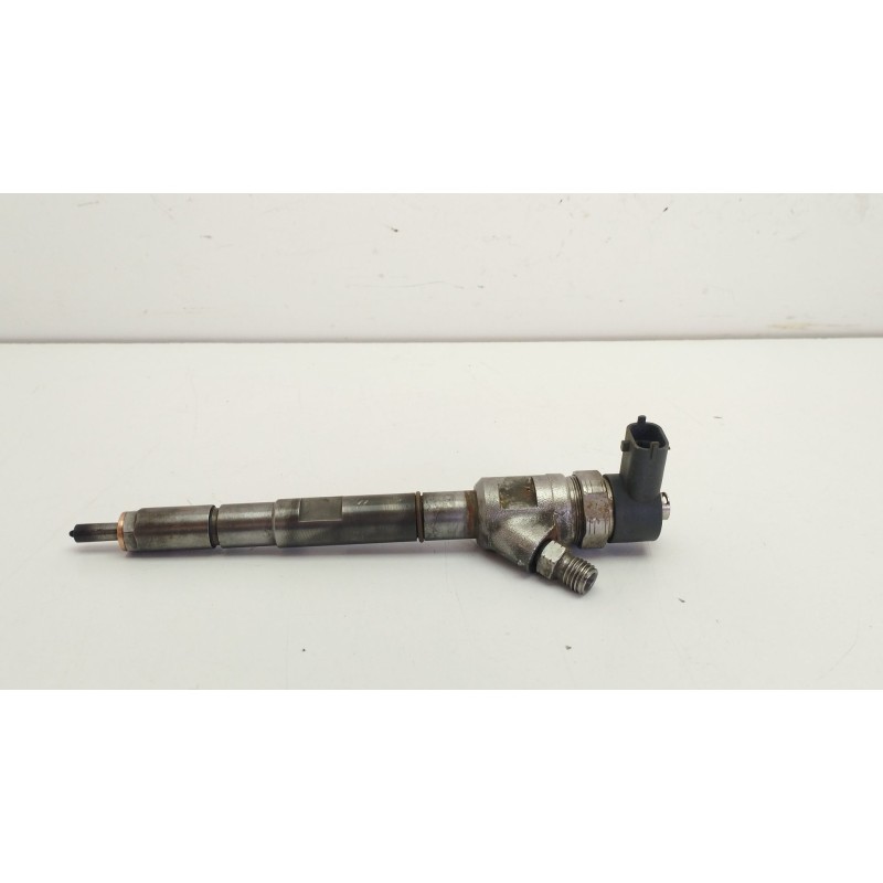 Recambio de inyector para kia sorento i (jc) 2.5 crdi referencia OEM IAM 0445110275  