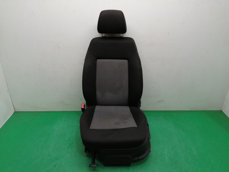 Recambio de asiento delantero izquierdo para volkswagen polo (6r1) 1.2 tdi referencia OEM IAM Recambio de asiento delantero izquierdo para volkswagen polo (6r1) 1.2 tdi referencia OEM IAM