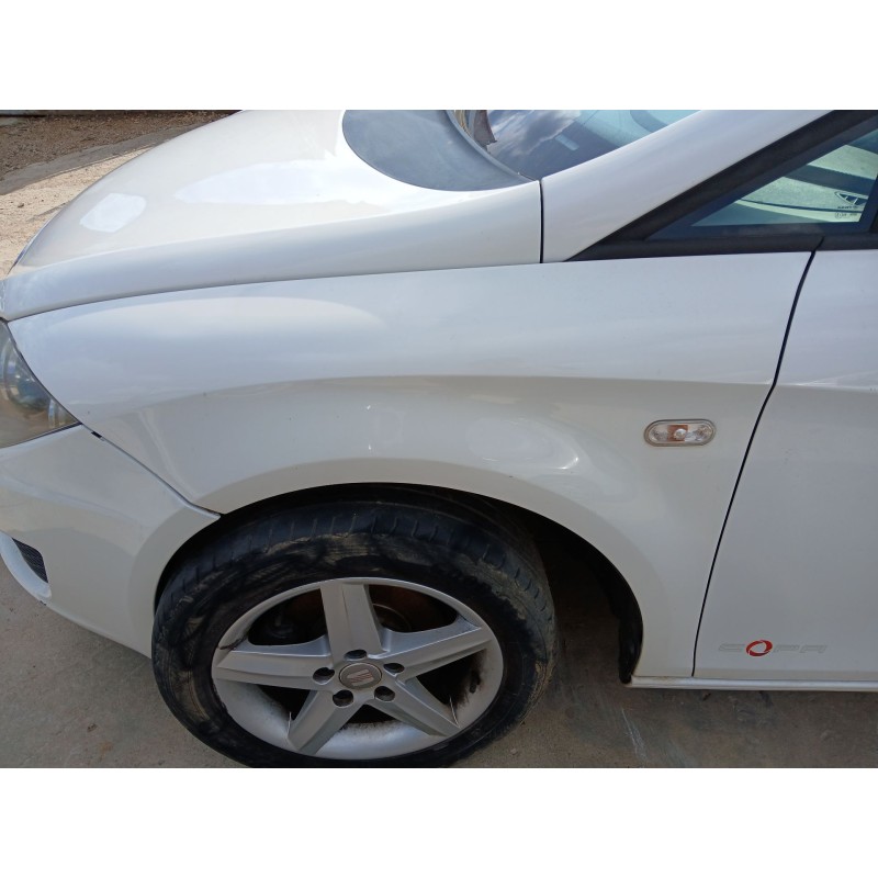 Recambio de aleta delantera izquierda para seat leon (1p1) 1.6 tdi referencia OEM IAM   