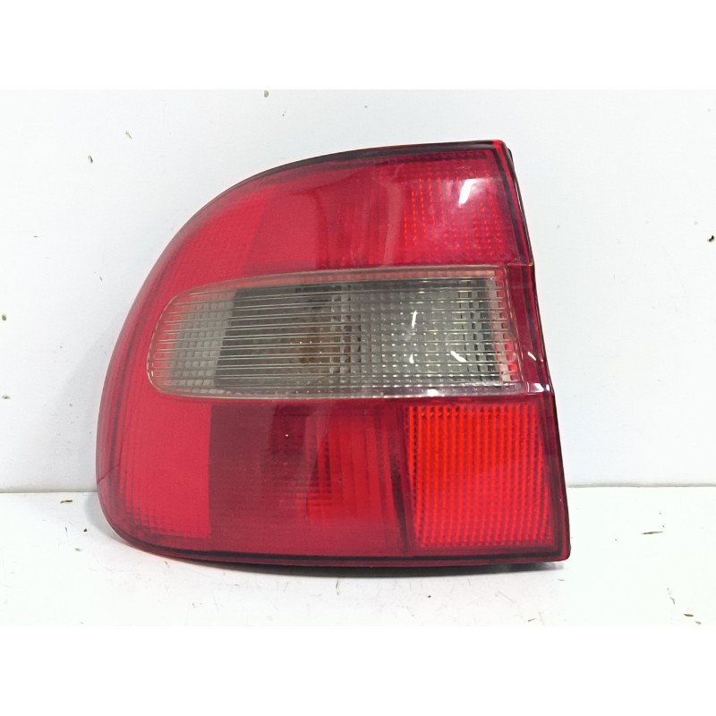 Recambio de piloto trasero izquierdo para volvo v40 station wagon (645) 2.0 referencia OEM IAM 308639  