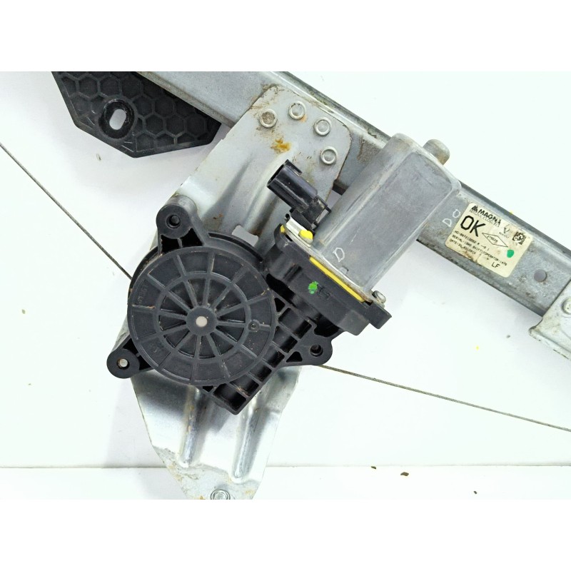 ELEVALUNAS DELANTERO IZQUIERDO 275620