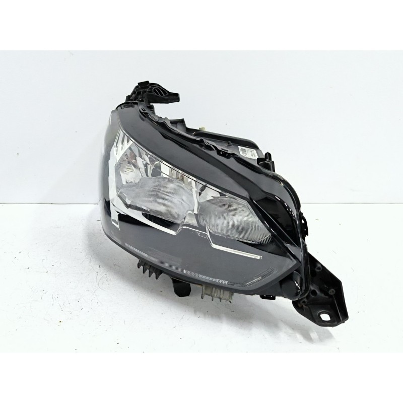 Recambio de faro derecho para peugeot 208 ii (ub_, up_, uw_, uj_) 1.5 bluehdi 100 referencia OEM IAM 9823193880  