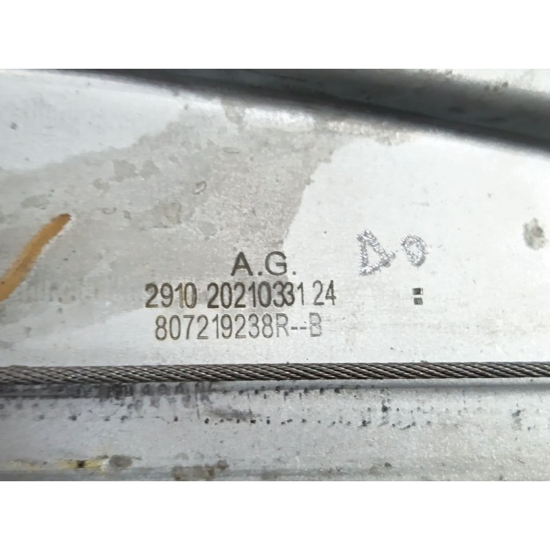 ELEVALUNAS DELANTERO IZQUIERDO