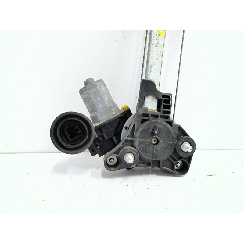 ELEVALUNAS TRASERO DERECHO