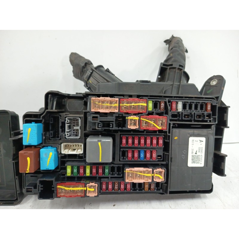 CAJA RELES / FUSIBLES 82111F2680