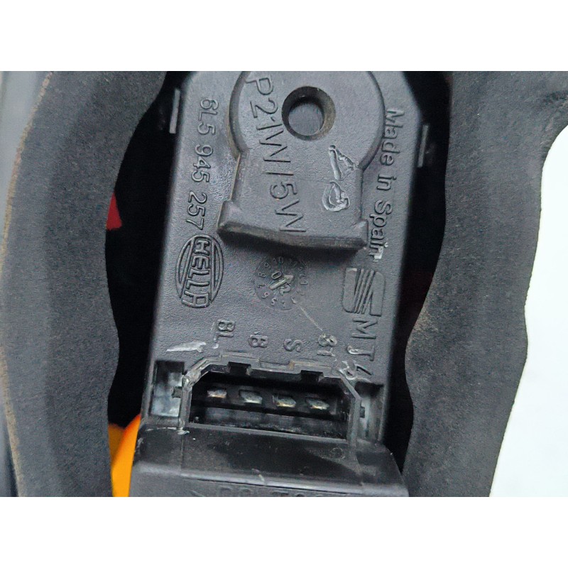 PILOTO TRASERO DERECHO