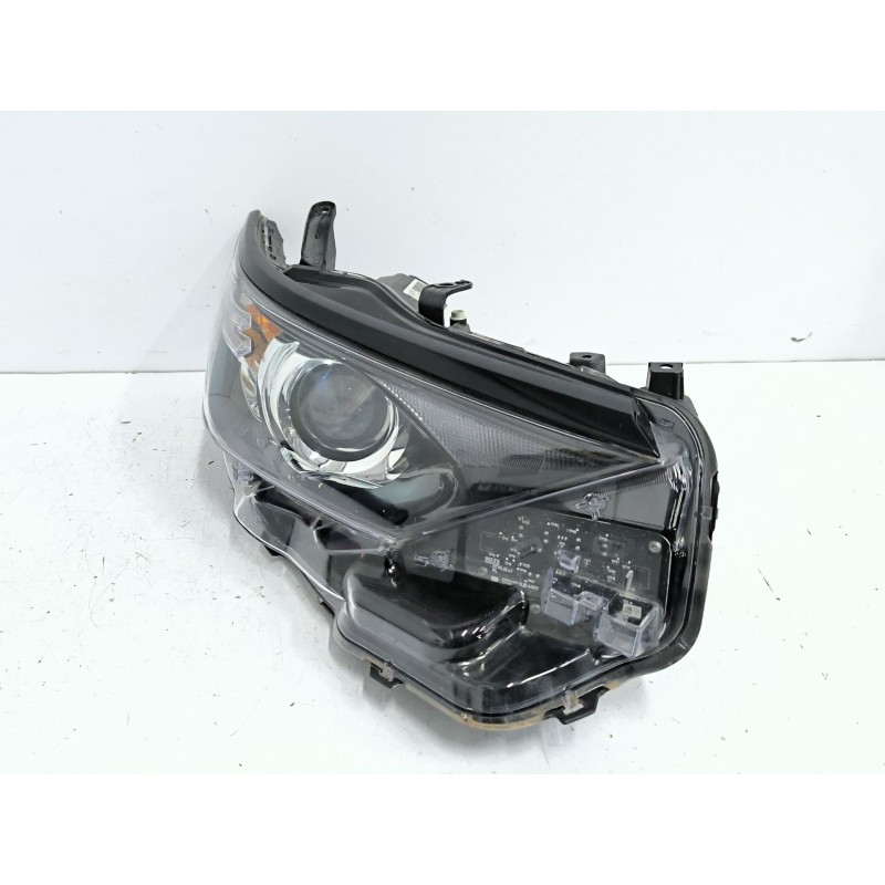 Recambio de faro derecho para toyota auris (_e18_) 1.3 (nre180_) referencia OEM IAM 8113002K30  