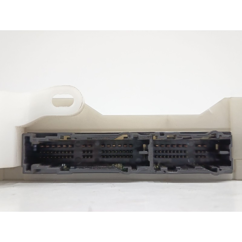 CAJA RELES / FUSIBLES