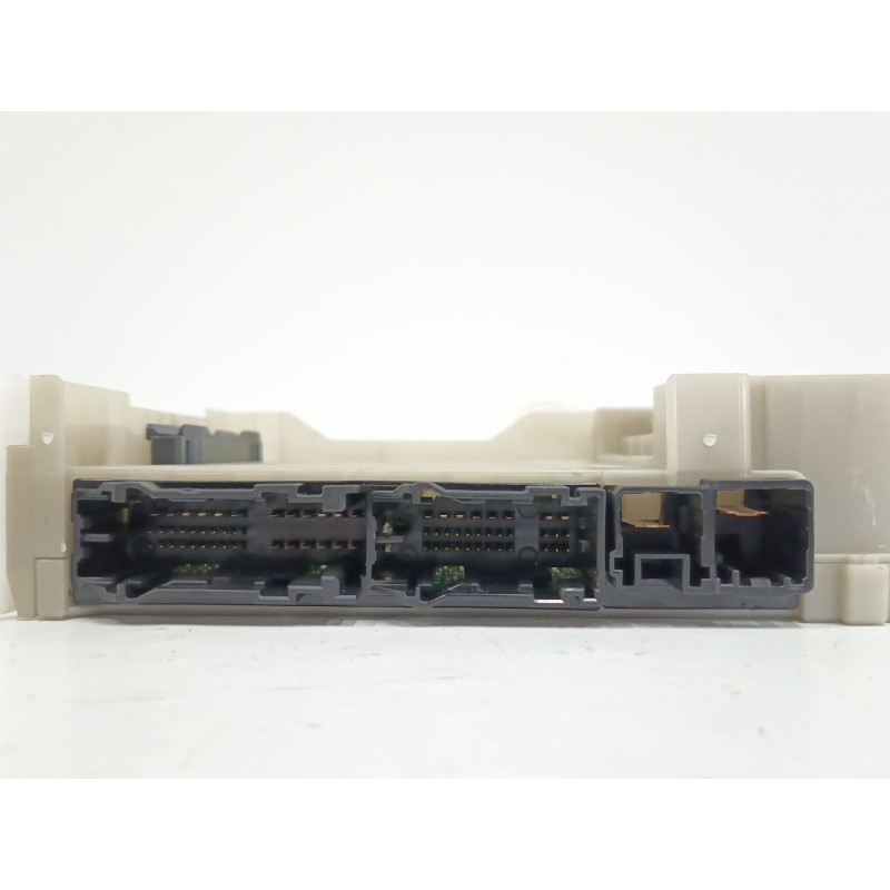 CAJA RELES / FUSIBLES