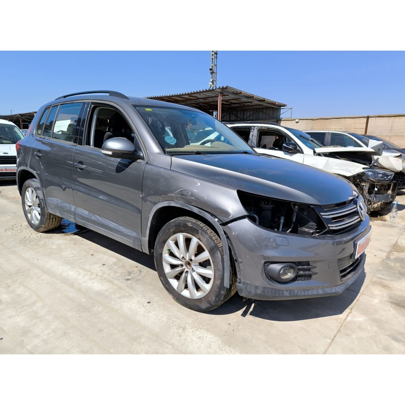 VOLKSWAGEN TIGUAN (5N_)