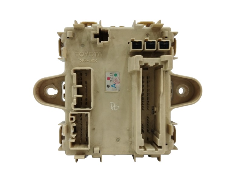 Recambio de caja reles / fusibles para lexus rx 3.3 v6 24v cat referencia OEM IAM Recambio de caja reles / fusibles para lexus rx 3.3 v6 24v cat referencia OEM IAM