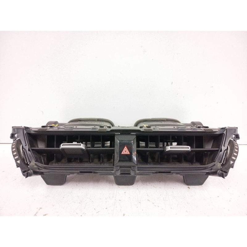 Recambio de rejilla aireadora para toyota corolla sedán (_e21_) 1.8 vvti hybrid (mzea12, zre211, zwe211) referencia OEM IAM 5567