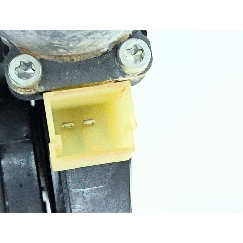 ELEVALUNAS DELANTERO DERECHO 5Q0959801C