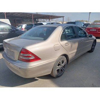 mercedes-benz clase c (w203) del año 2001