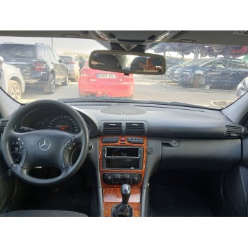mercedes-benz clase c (w203) del año 2001