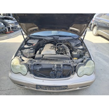 mercedes-benz clase c (w203) del año 2001