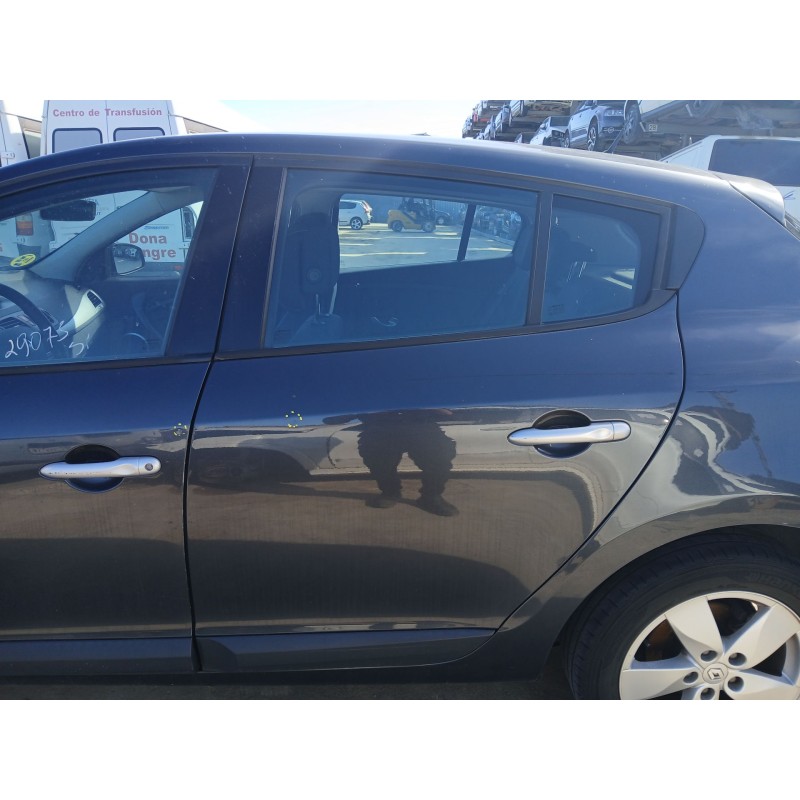 Recambio de puerta trasera izquierda para renault megane iii hatchback (bz0/1_, b3_) 1.5 dci referencia OEM IAM 821003885R  