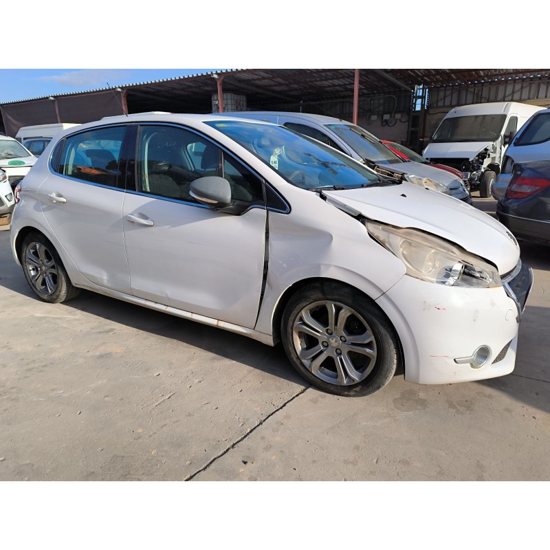 PEUGEOT 208 I (CA_, CC_) 2015