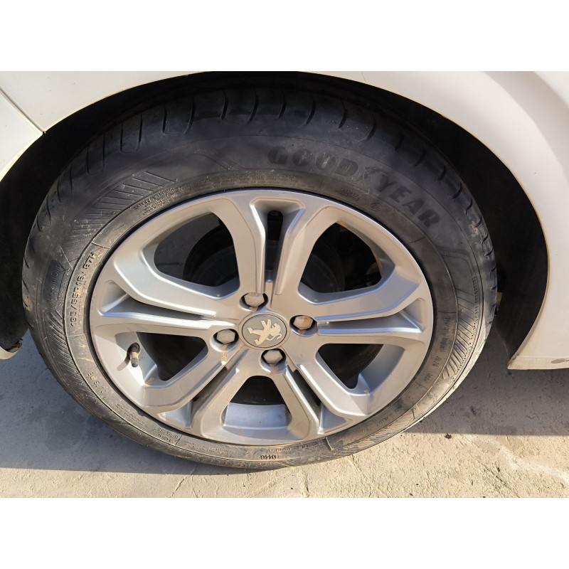 PEUGEOT 208 I (CA_, CC_) 2015