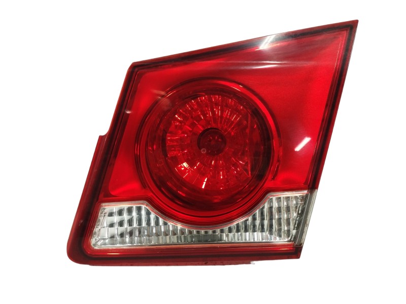 Recambio de piloto trasero derecho interior para chevrolet cruze 2.0 diesel cat referencia OEM IAM Recambio de piloto trasero derecho interior para chevrolet cruze 2.0 diesel cat referencia OEM IAM