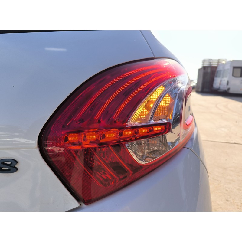 Recambio de piloto trasero derecho para peugeot 208 i (ca_, cc_) 1.2 vti 82 referencia OEM IAM   