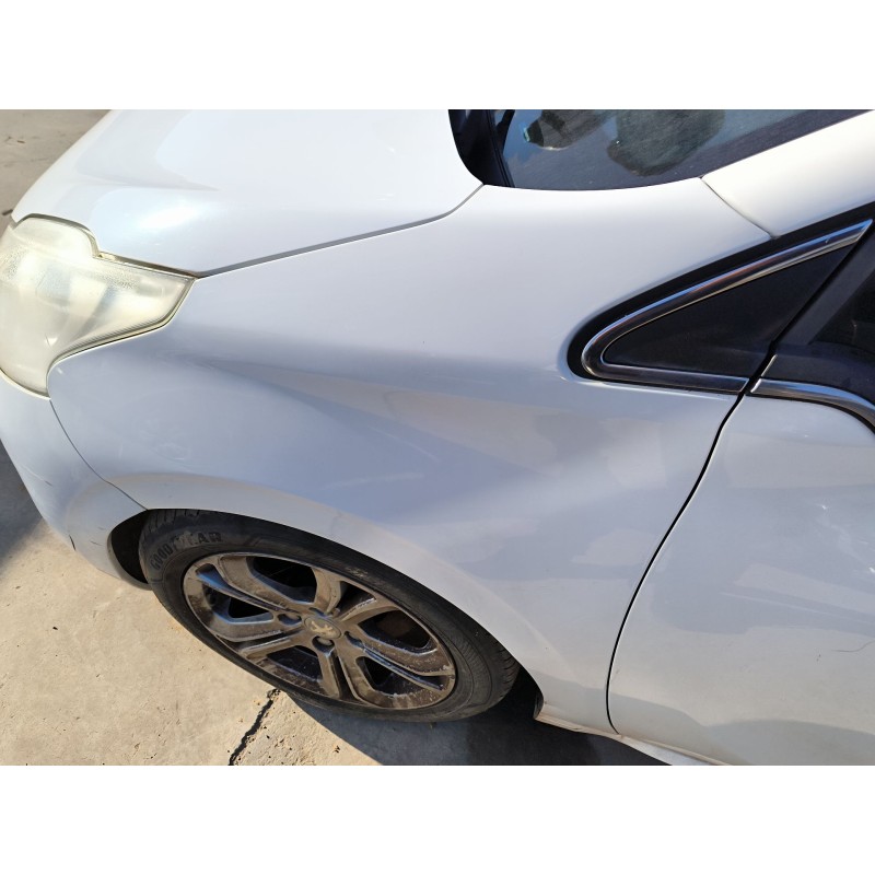 ALETA DELANTERA IZQUIERDA