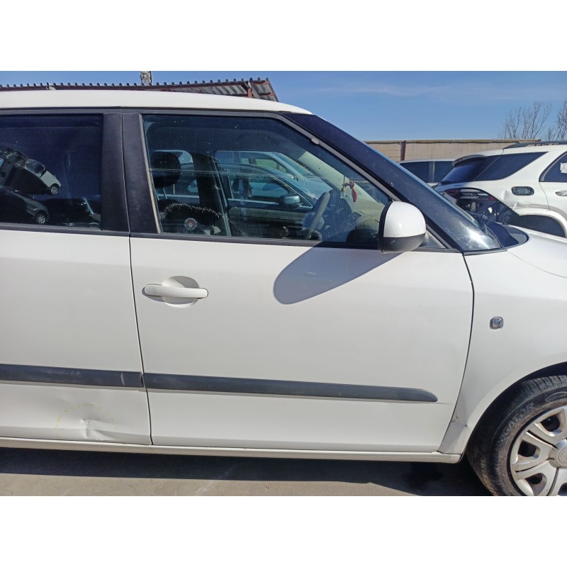 Recambio de puerta delantera derecha para skoda fabia ii (542) 1.2 referencia OEM IAM 5J6831056  