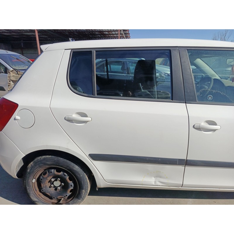 Recambio de puerta trasera derecha para skoda fabia ii (542) 1.2 referencia OEM IAM 5J6833056  