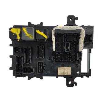 CAJA RELES / FUSIBLES 