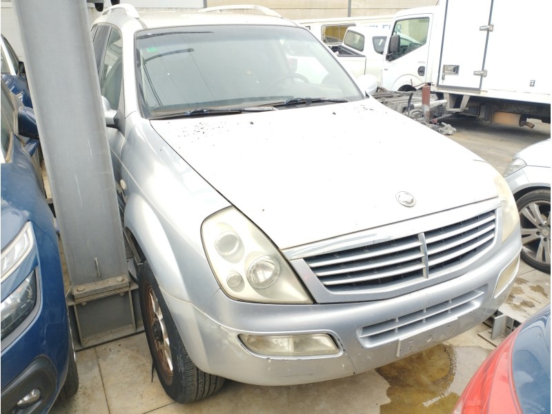 Recambio de carroceria corte para ssangyong rexton 2.9 turbodiesel cat referencia OEM IAM Recambio de carroceria corte para ssangyong rexton 2.9 turbodiesel cat referencia OEM IAM
