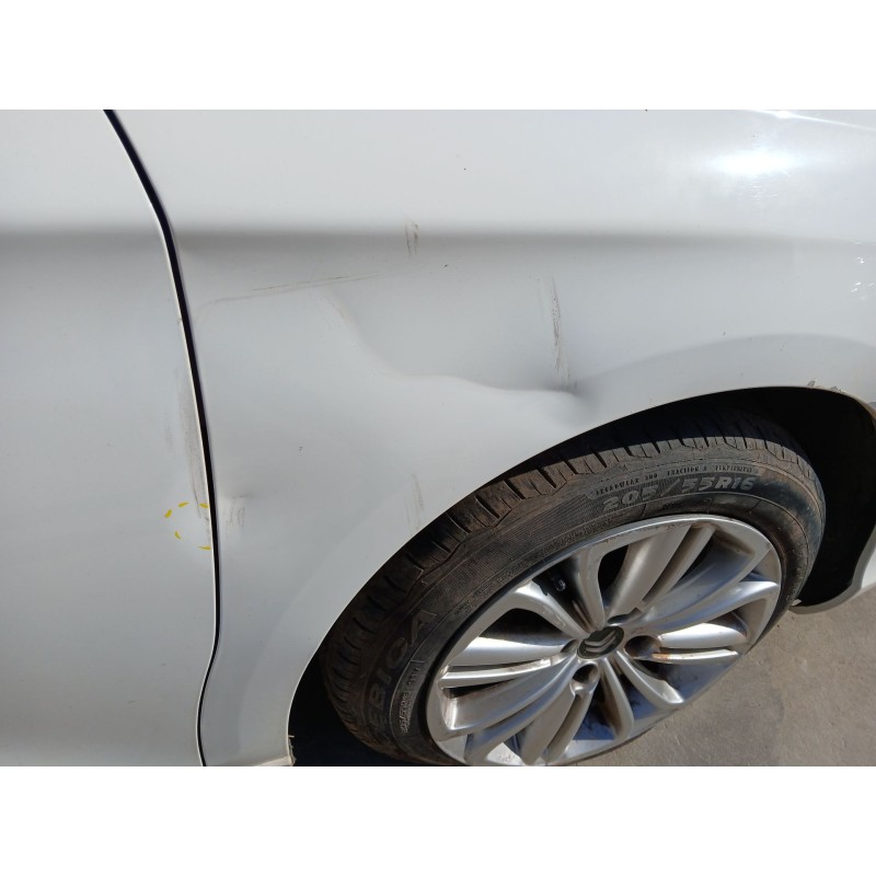 ALETA DELANTERA DERECHA