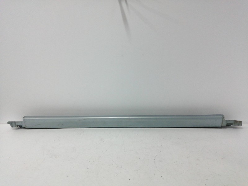 Recambio de faldon lateral para peugeot 106 (s2) sport pack referencia OEM IAM 9621256477 IZQUIERDO 