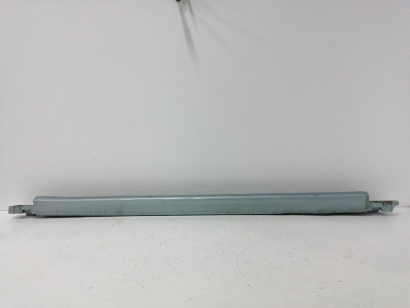 Recambio de faldon lateral para peugeot 106 (s2) sport pack referencia OEM IAM 9621256377 DERECHO OBSERVAR FOTOS