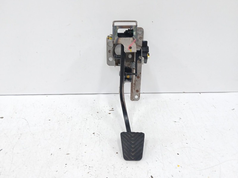 Recambio de pedal embrague para hyundai i20 1.2 16v cat referencia OEM IAM 32802C8100 Recambio de pedal embrague para hyundai i20 1.2 16v cat referencia OEM IAM 32802C8100