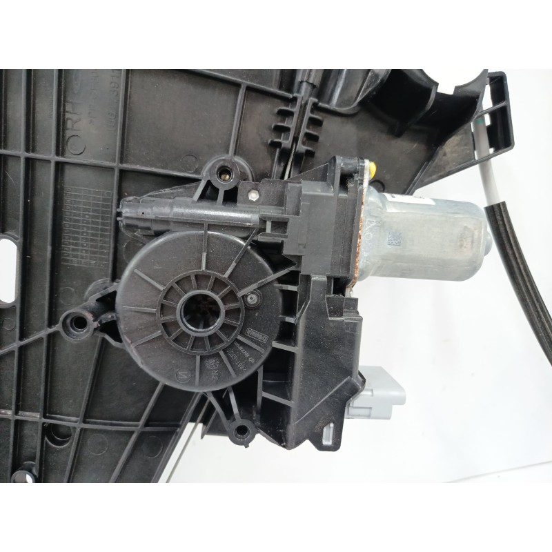 ELEVALUNAS DELANTERO DERECHO 9829042980