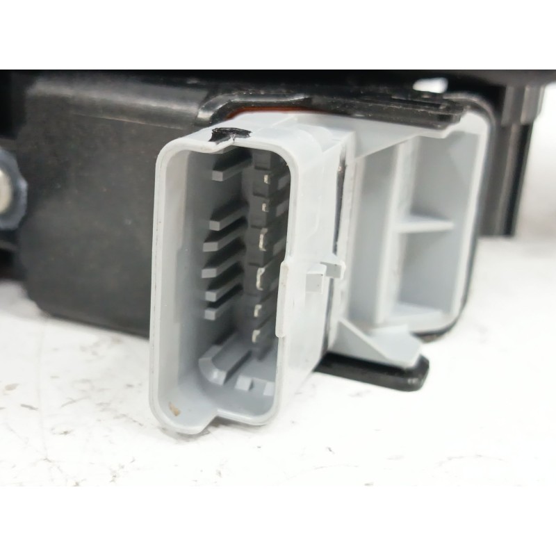 ELEVALUNAS DELANTERO DERECHO 9829042980